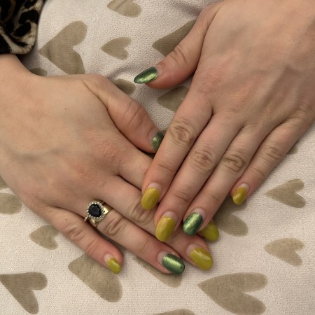 Nails in yellow and green.