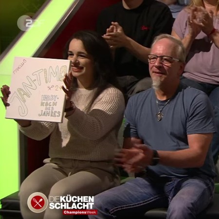 Cheering for our mate during the 5th. Champion's Week of "Die Küchenschlacht"