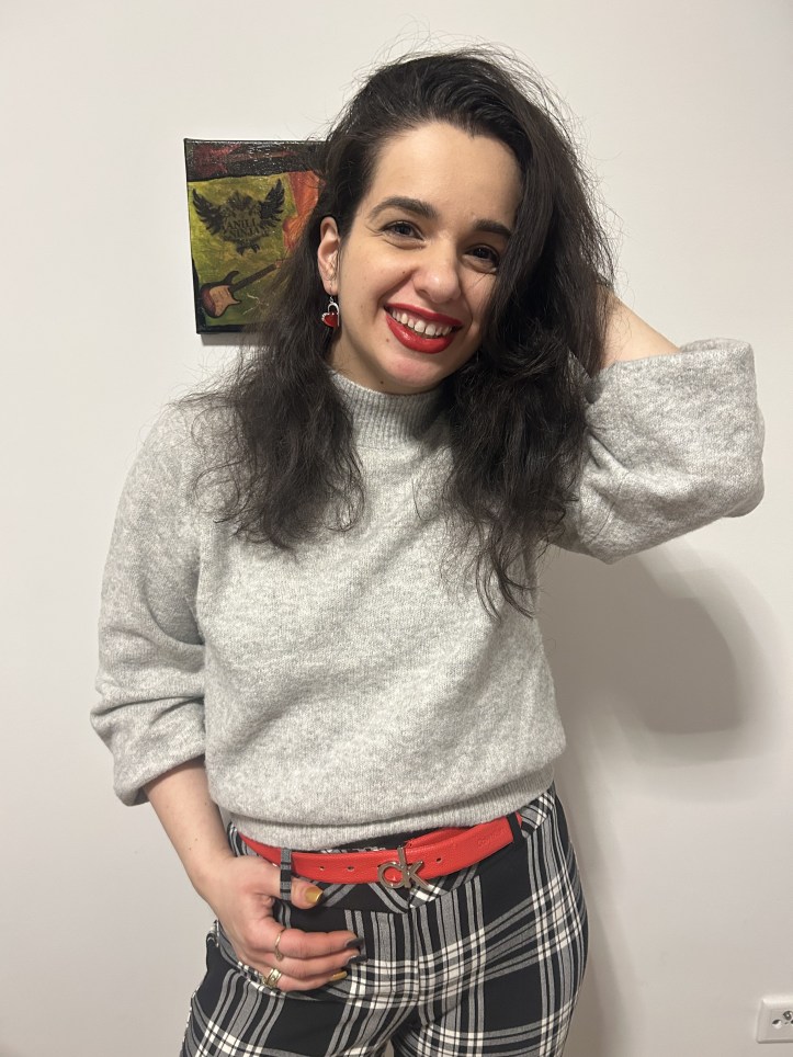 Gray worn in a clean cut with colorful accents shining through.