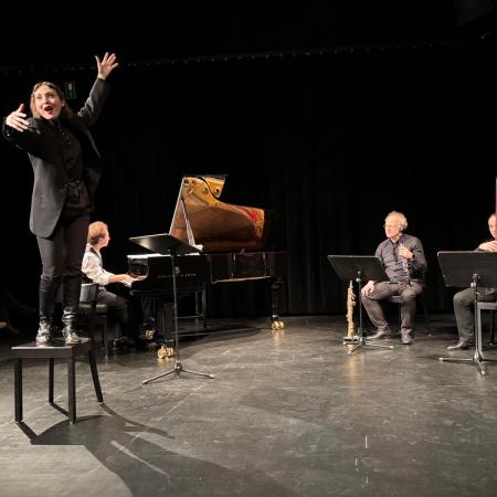 Leon Gurvitch präsentiert Charms