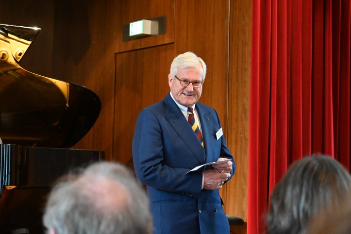 Dr. Manfred Georg Bullinger