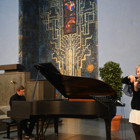 Boris Kosak und Freundin Svetlana beim Soundcheck in der Fritz-Schumacher-Halle.